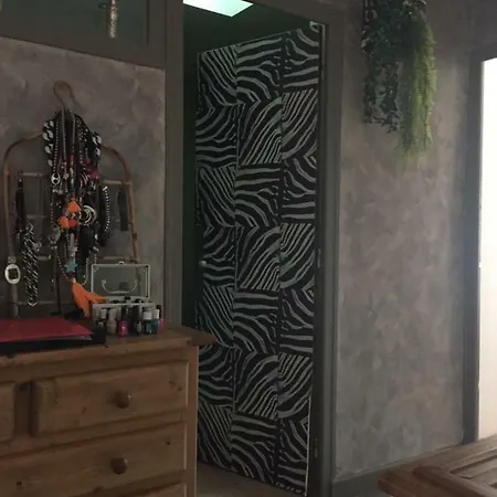 La Saillansone Apartment *